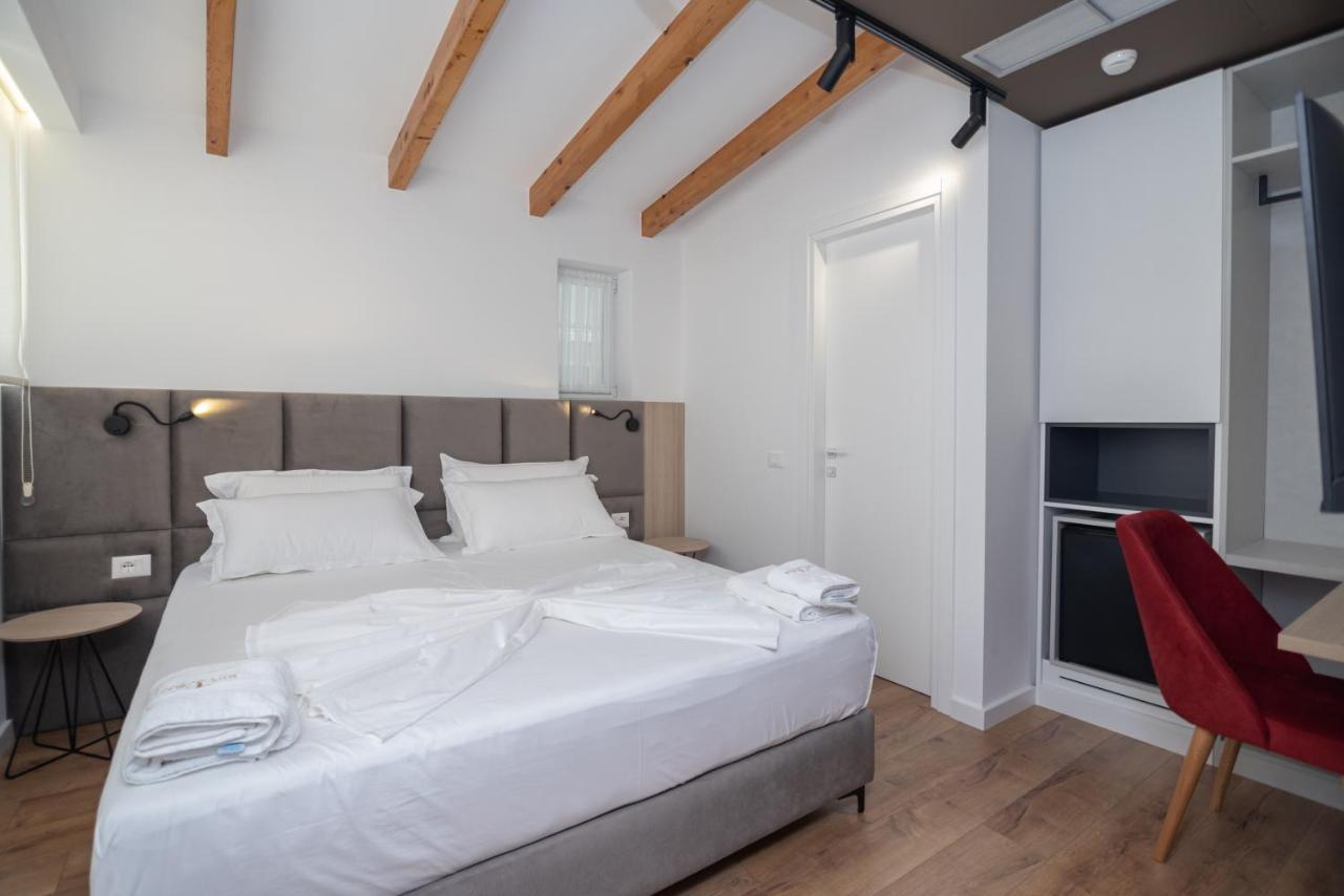 Hotel Portside Gf Vlorë Eksteriør billede