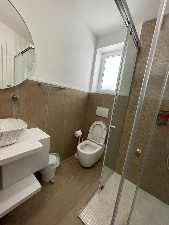 Hotel Portside Gf Vlorë Eksteriør billede