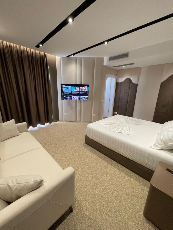 Hotel Portside Gf Vlorë Eksteriør billede