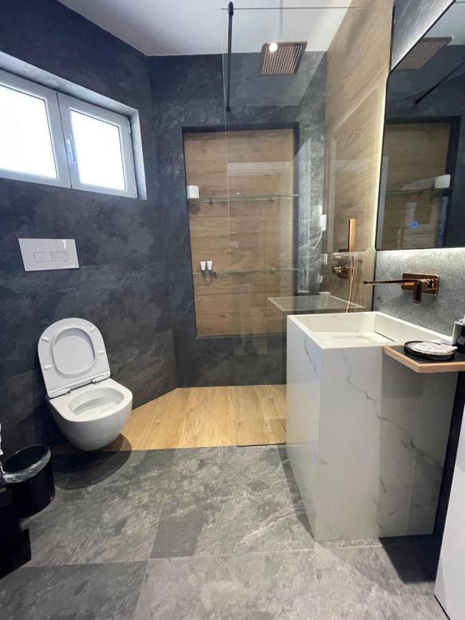 Hotel Portside Gf Vlorë Eksteriør billede